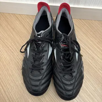 Mizuno 모렐리아 네오 축구화 블랙/레드 사인 포함