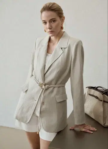 라이트 베이지 테일러드 자켓 허리 벨트 포함