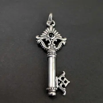 ROYAL ORDER 로얄 오더 Cleopatra Key 펜던트