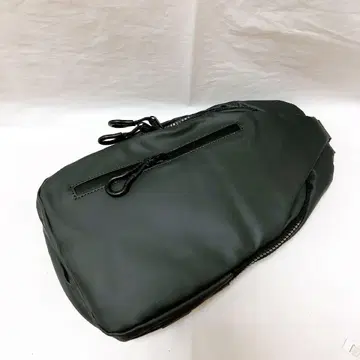 바디백 숄더백 방수 경량 USB 확장 포트 포함 다기능