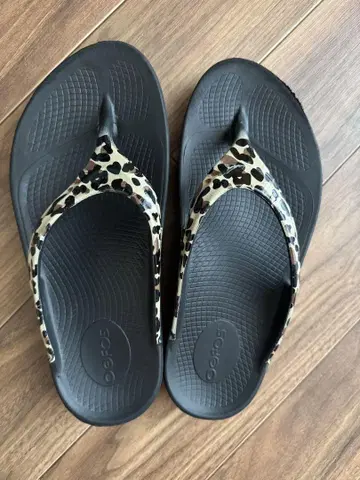 OOFOS 우포스 레오파드 무늬 여성용 23cm