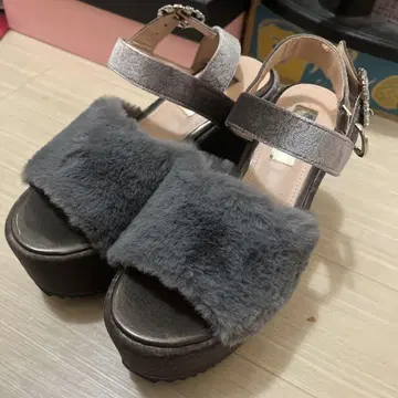 michellMacaron 퍼 샌들