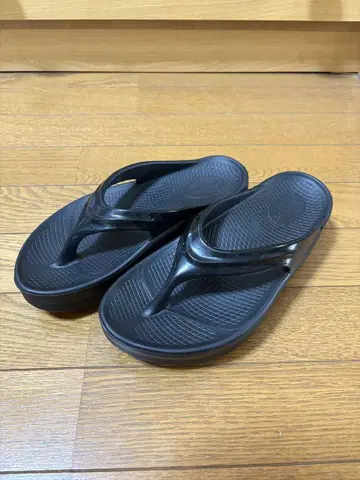 OOFOS 우포스 Oomega 통굽 샌들 블랙