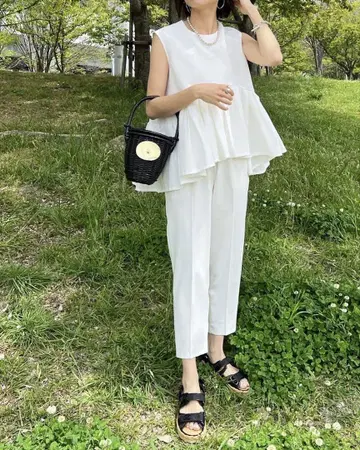 bow.a 보우에 MARGARET TUNIC 슬리브리스 탑