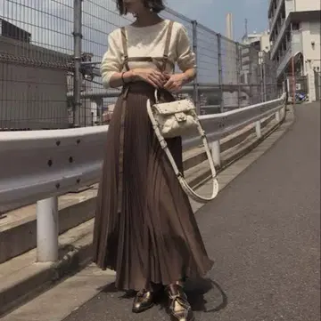 아메리 빈티지 ameri vintage 롱 플리츠 스커트 브라운