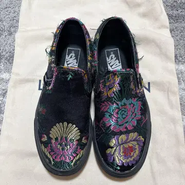 VANS 자수 디자인 슬립온 블랙