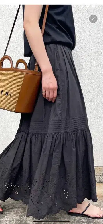 Spick and Span 블랙 플레어 롱 스커트 36