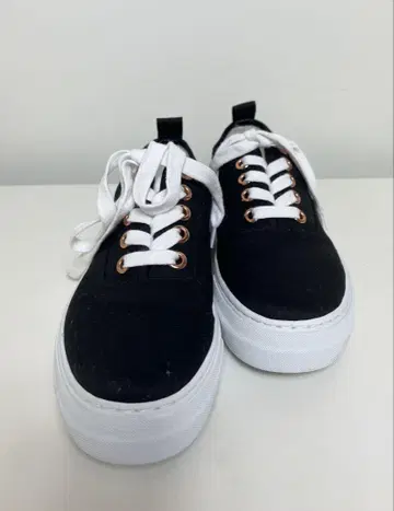 새상품 MAISON MAVERICK PRESENTS 스니커즈