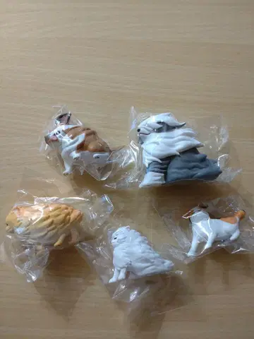 바람에도 굴하지 않는다. 마스코트 피규어