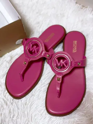 Michael Kors 핑크 플립플랍 샌들