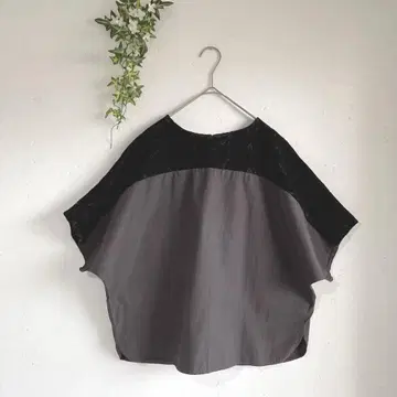 갈리아르다갈란테 극미품 레이스 절개 블라우스 와이드 실루엣