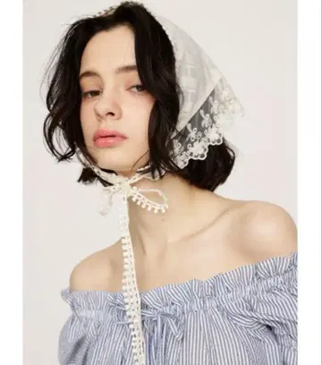 LACE EDGE SCARF 레이스 엣지 스카프