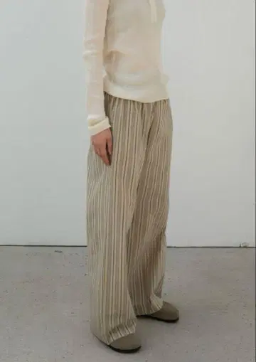 [ 시착만 한 상품 ] OHOTORO Chic Stripe Pants