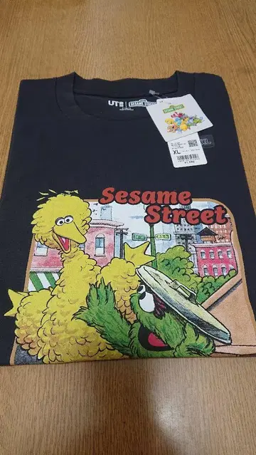 유니클로 Sesame Street 빅버드 티셔츠 XL