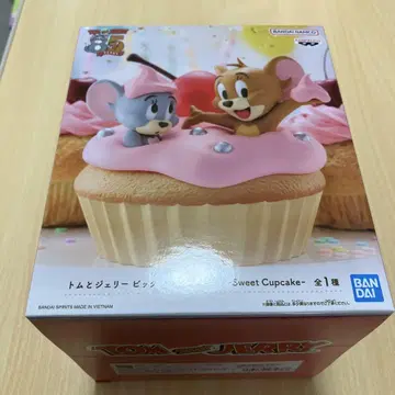 톰과 제리 빅 소프트 비닐 피규어 Sweet Cupcake