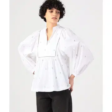 ne Quittez pas 투모로우랜드 별주 자수 블라우스