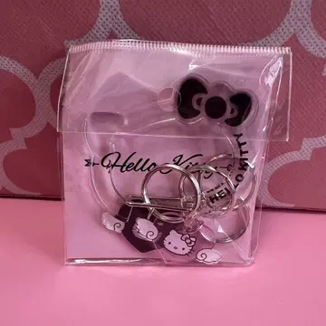 SPINNS 'HELLO KITTY/헬로키티' 엔젤 키티 카라비너