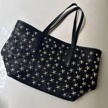Jimmy choo 별 모양 장식 블랙 토트백