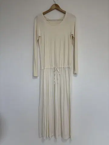 프리스틴 절개 벨로아 원피스