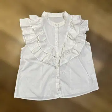 리리안캐럿 화이트 프릴 슬리브리스 셔츠