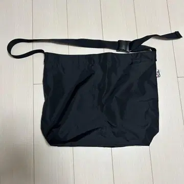 Drifter 블랙 숄더백