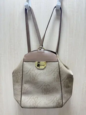 [새상품급] NINA RICCI 니나리치 럭색 올 로고 무늬 베이지
