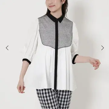 새상품 UNITED ARROWS 자수 숏 슬리브 블라우스 화이트