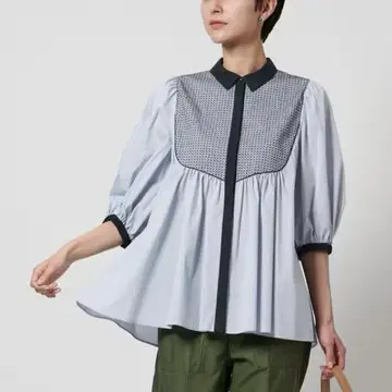 새상품 UNITED ARROWS 자수 숏 슬리브 블라우스 파랑