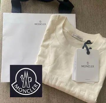 몽클레어 아이보리 티셔츠