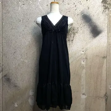 슬리브리스 원피스 프릴 블랙 다크 코어 위시 코어 Y2K