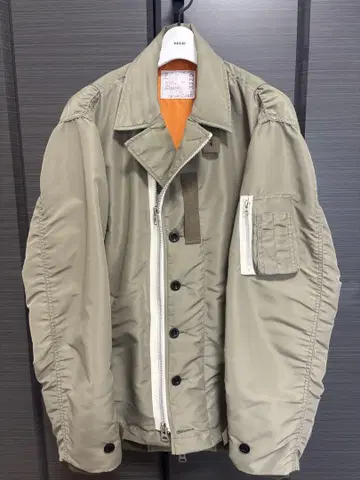 sacai 콘트라스트 트림 봄버 자켓