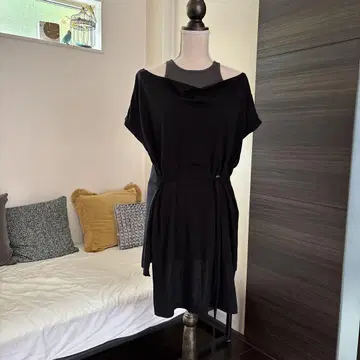 리미푸 블랙 오프숄더 튜닉