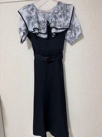 네이비 프릴 원피스 반팔