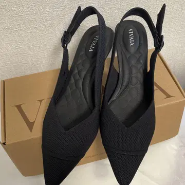 인기 상품! 거의 새 상품! VIVAIA 블랙 슬링백 스틸레토 샌들