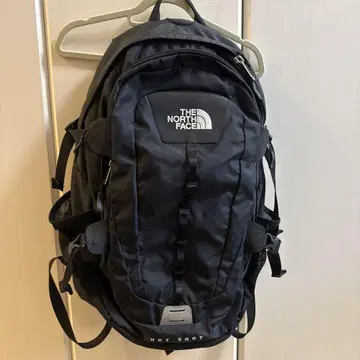 THE NORTH FACE HOT SHOT 블랙 백팩