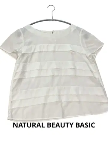 [새상품급] NATURAL BEAUTY BASIC 화이트 티셔츠 M 반팔