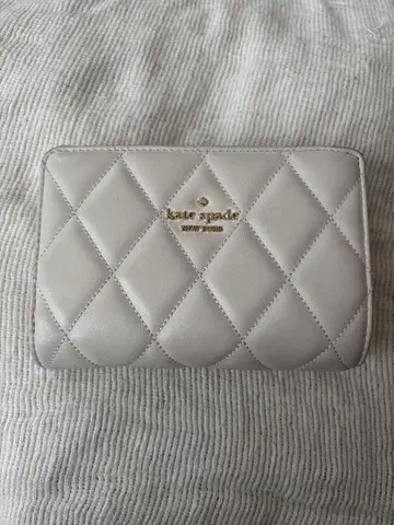 kate spade 퀼팅 지갑