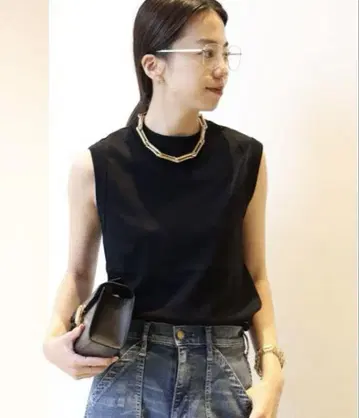 [ 매디슨 블루 ] CREW NECK SLEEVELESS T셔츠
