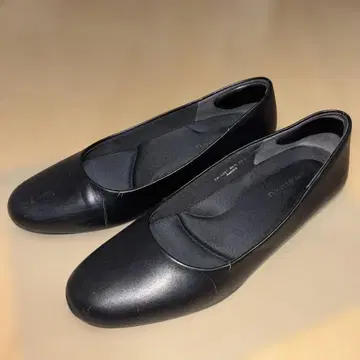 블랙 플랫 슈즈