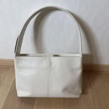 Samantha Thavasa. 화이트 핸드백