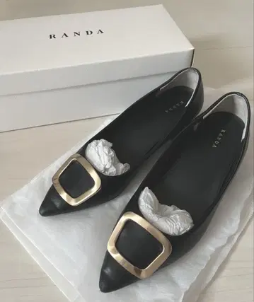 RANDA 란다 블랙 펌프스
