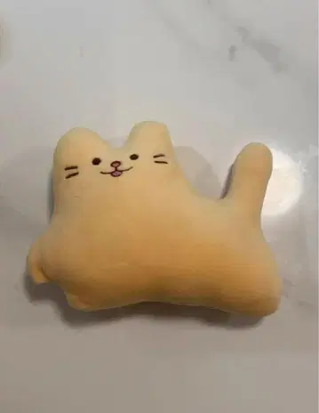 크림색 고양이 봉제 인형