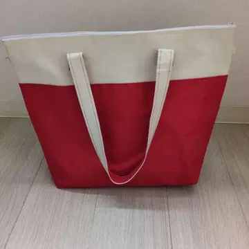 빨간색과 화이트 토트백