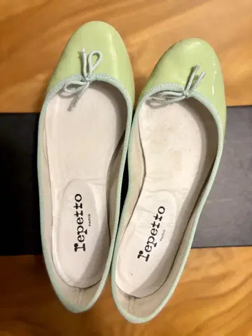 레페토 에나멜 발레 슈즈