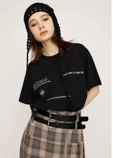 RANDOM LOGO PRINT 티셔츠 SLY