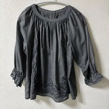 리프라티쉽스 자수 블라우스 블랙