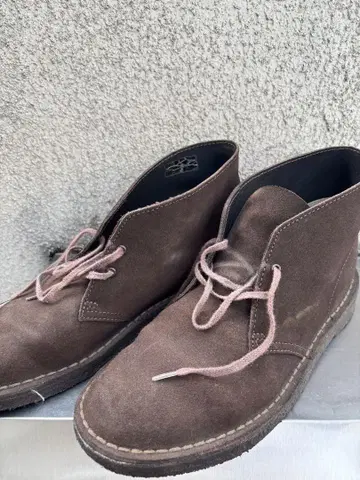 브라운 스웨이드 처카 부츠 클락스 Clarks 구제 의류