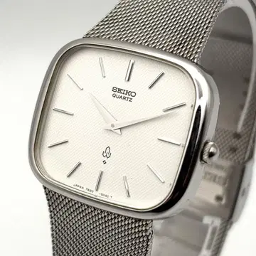 SEIKO VINTAGE 샤리오 쿼츠 실버 손목시계 벨트 일체형