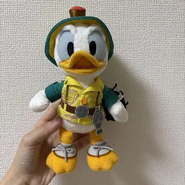 도널드 덕 인형 배지