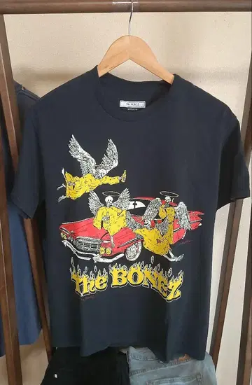 The BONEZ 티셔츠